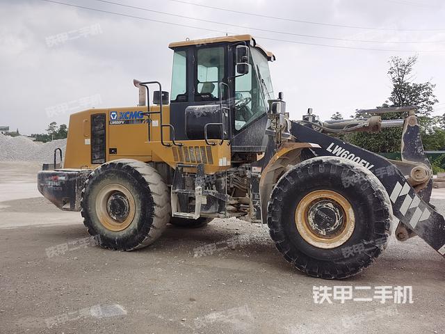 發(fā)動機左側(cè)(整機外觀及大件) 發(fā)動機左側(cè)(整機外觀及大件)