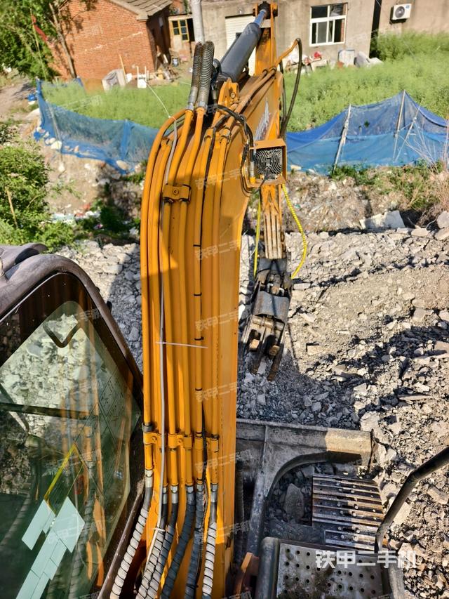 大臂背部俯视（工作和回转装置）