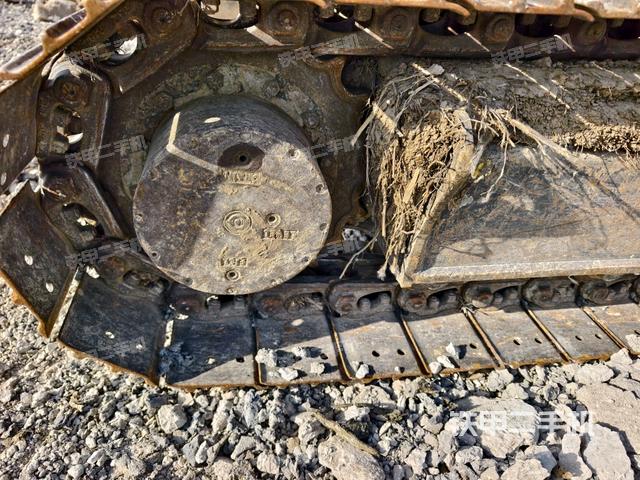 右驱动轮（行走机构）