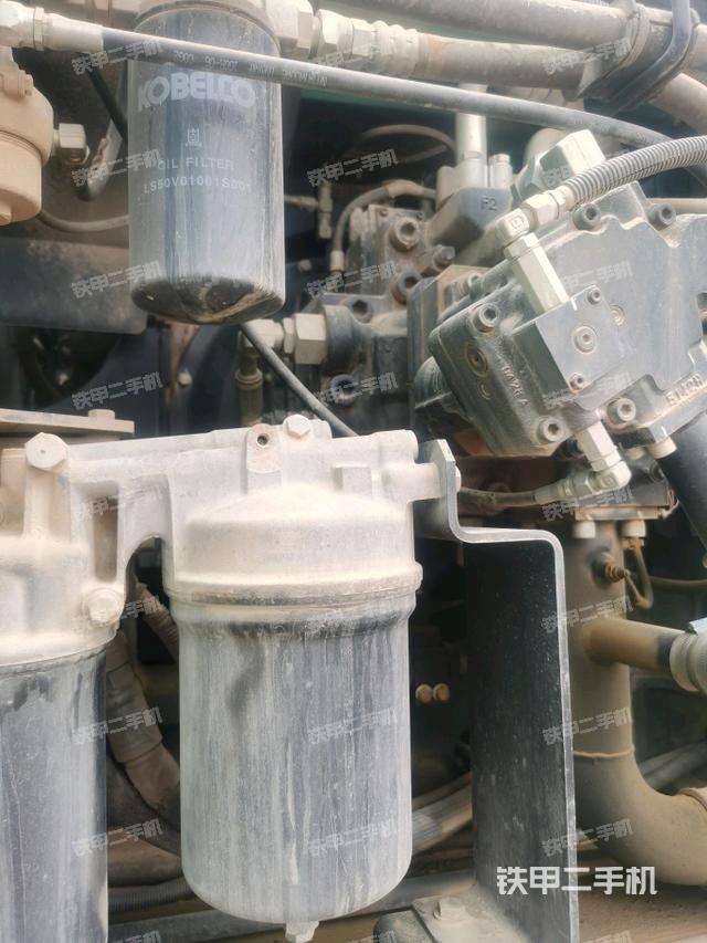 液壓泵艙室正面整體(整機(jī)外觀) 液壓泵艙室正面整體(整機(jī)外觀)