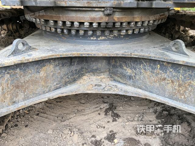 大臂根部?斜視(工作和回轉(zhuǎn)裝置) 大臂根部?斜視(工作和回轉(zhuǎn)裝置)
