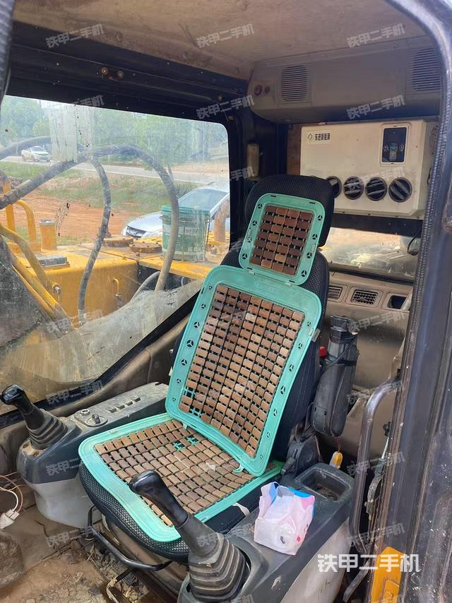 驾驶室整体（整机外观）