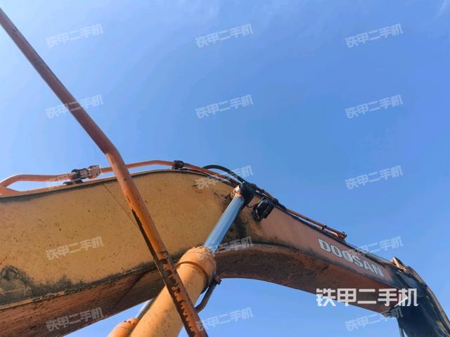 大臂整體?右側(cè)(工作和回轉(zhuǎn)裝置) 大臂整體?右側(cè)(工作和回轉(zhuǎn)裝置)