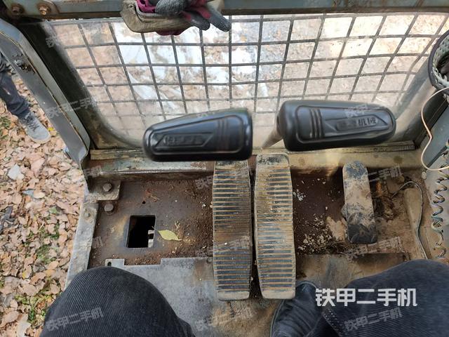 駕駛室整體(整機外觀) 駕駛室整體(整機外觀)
