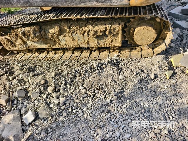 右側(cè)履帶整體?（行走機(jī)構(gòu)）