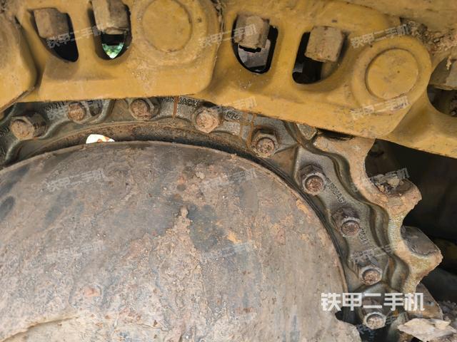 右引導輪（推土機底盤及工作裝置）