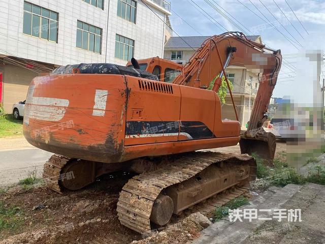 整機右后45°(整機外觀) 整機右后45°(整機外觀)