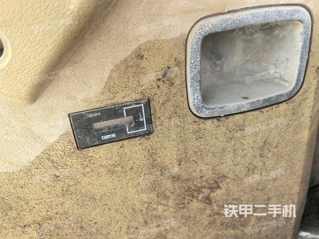 小時表(駕駛室部分) 小時表(駕駛室部分)