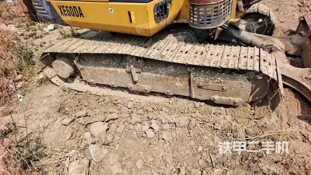 右側(cè)履帶整體?（行走機(jī)構(gòu)）