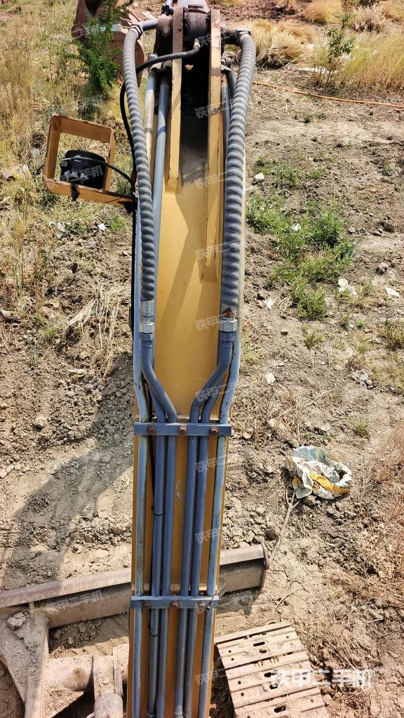 大臂背部俯視（工作和回轉(zhuǎn)裝置）