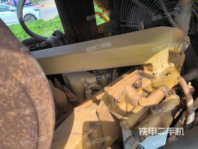 發(fā)動(dòng)機(jī)右側(cè)全景(推土機(jī)發(fā)動(dòng)機(jī)艙) 發(fā)動(dòng)機(jī)右側(cè)全景(推土機(jī)發(fā)動(dòng)機(jī)艙)
