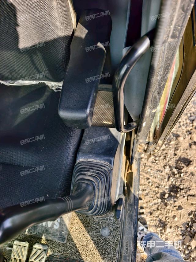 座椅左側(cè)控制臺(tái)/音響/含左手柄（駕駛室部分）