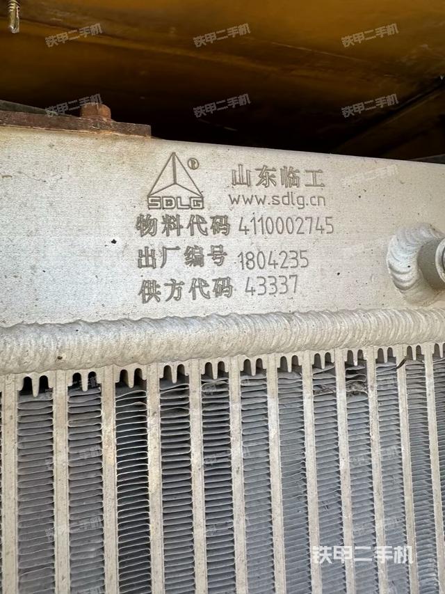 山东临工E680F挖掘机的设备实拍-第9张实拍照片