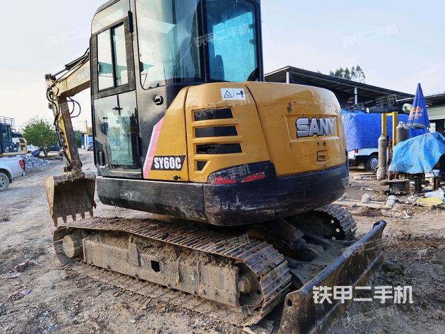 整機(jī)右后45°(整機(jī)外觀) 整機(jī)右后45°(整機(jī)外觀)