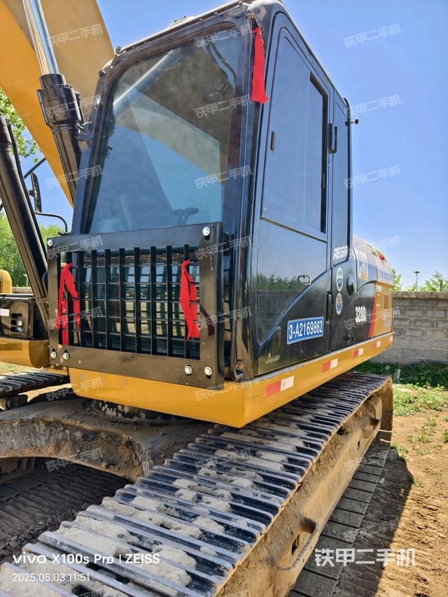 驾驶室整体(整机外观) 驾驶室整体(整机外观)