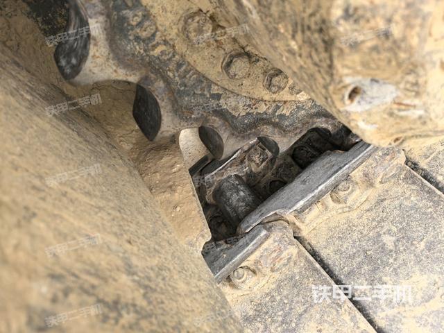 右驱动轮（行走机构）