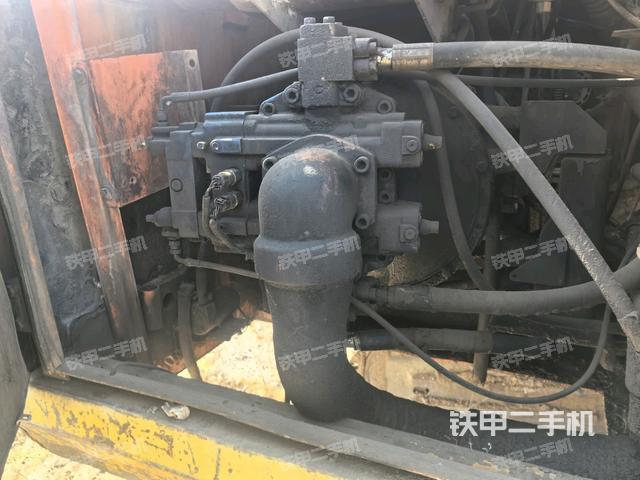 液壓泵斜45?左(大件艙室) 液壓泵斜45?左(大件艙室)
