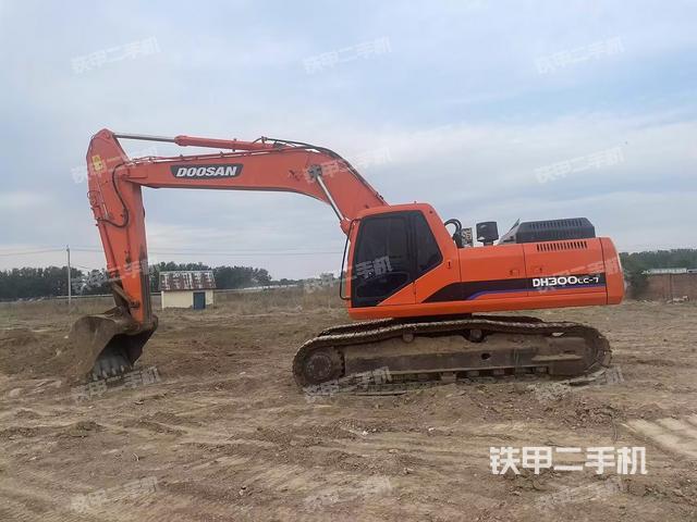 斗山DH300LC-7挖掘機(jī)