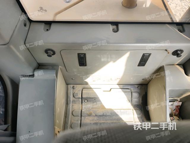 座椅后部(駕駛室部分) 座椅后部(駕駛室部分)