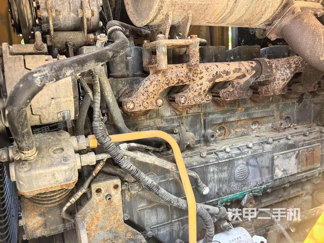 发动机右侧(整机外观及大件) 发动机右侧(整机外观及大件)