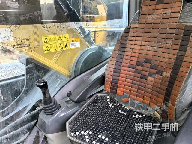 后窗玻璃角標(biāo)(駕駛室部分) 后窗玻璃角標(biāo)(駕駛室部分)