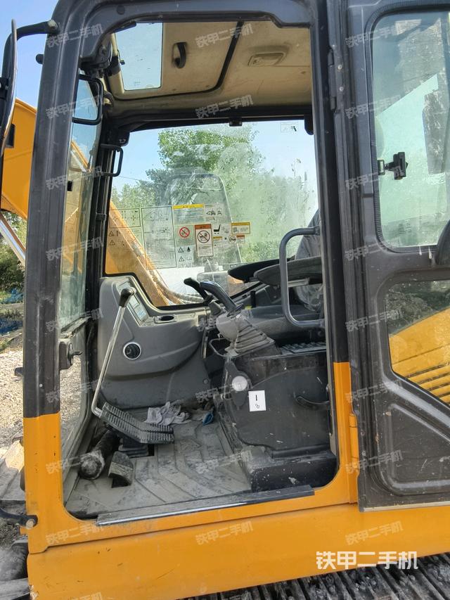  驾驶室正侧（驾驶室部分）