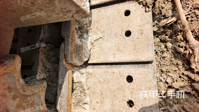 右驅(qū)動(dòng)輪（行走機(jī)構(gòu)）