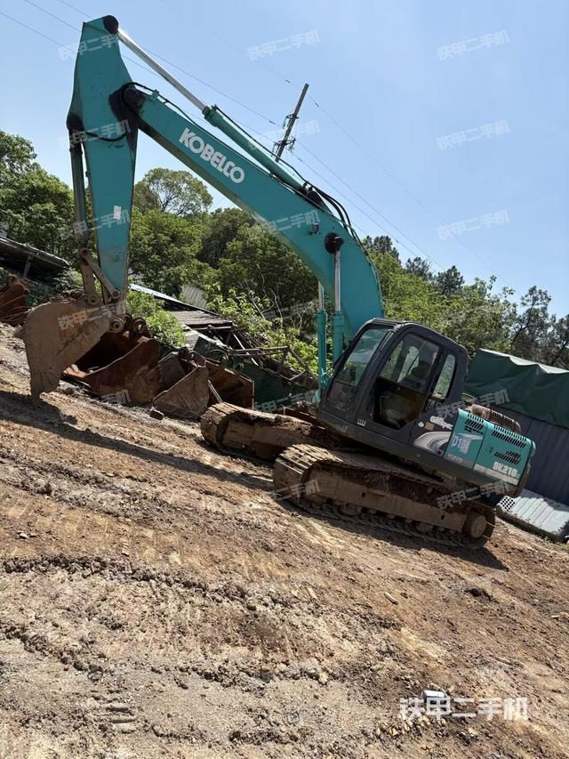 神鋼SK210LC-8挖掘機