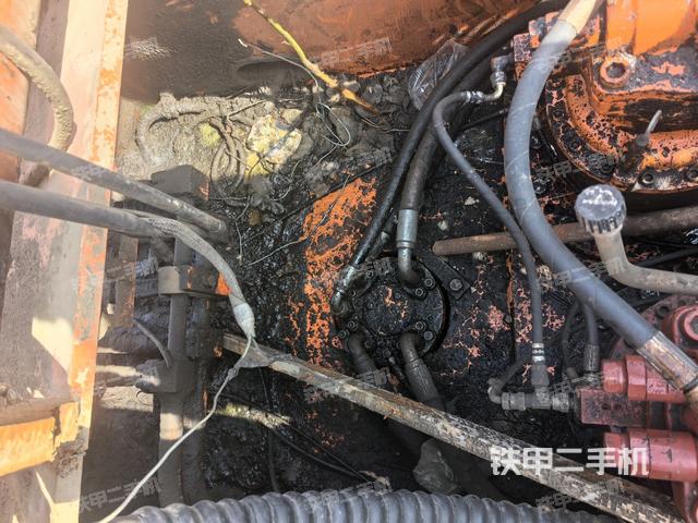 中央回轉(zhuǎn)接頭特寫(上車部件) 中央回轉(zhuǎn)接頭特寫(上車部件)