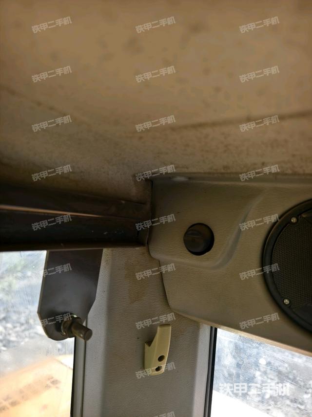 左后方玻璃角标（驾驶室部分）