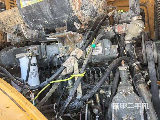 发动机左侧(整机外观及大件) 发动机左侧(整机外观及大件)