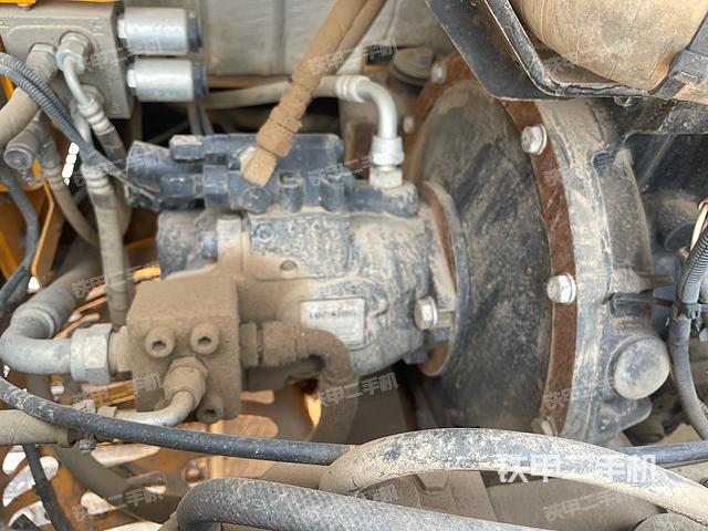 液壓泵艙室正面整體(整機(jī)外觀(guān)) 液壓泵艙室正面整體(整機(jī)外觀(guān))