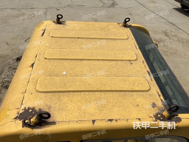 駕駛室頂部(整機外觀) 駕駛室頂部(整機外觀)