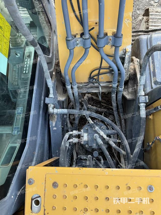 回轉(zhuǎn)馬達(dá)(上車(chē)部件) 回轉(zhuǎn)馬達(dá)(上車(chē)部件)