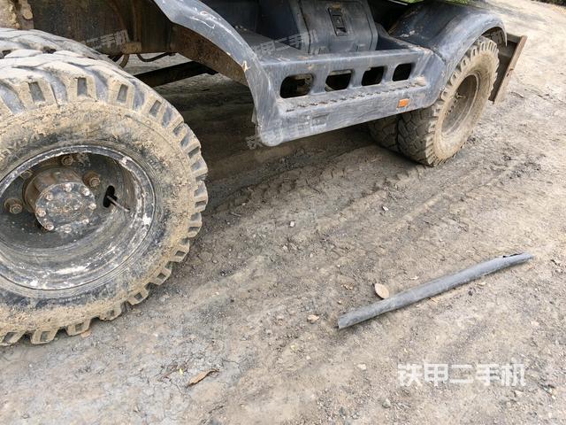 右側(cè)履帶整體?(行走機構(gòu)) 右側(cè)履帶整體?(行走機構(gòu))