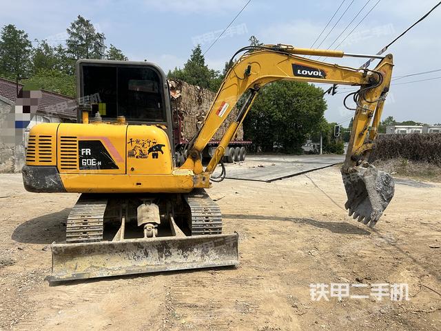 整機(jī)右后45°(整機(jī)外觀) 整機(jī)右后45°(整機(jī)外觀)