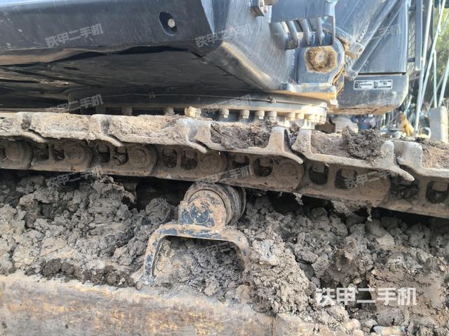 右驅(qū)動輪（行走機構）