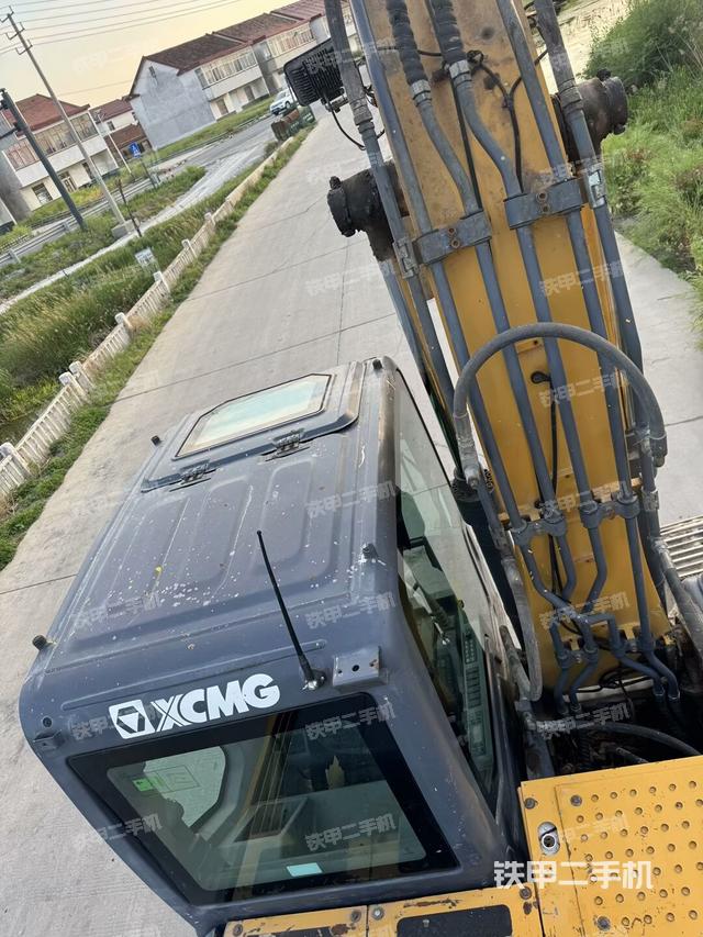 駕駛室頂部俯視(上車(chē)部件) 駕駛室頂部俯視(上車(chē)部件)