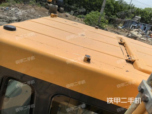 驾驶室顶部（整机外观）