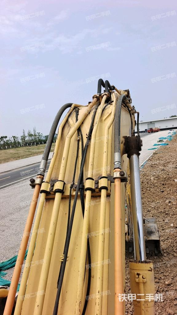 大臂背部俯視（工作和回轉(zhuǎn)裝置）