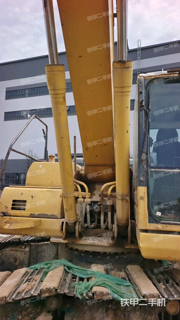 大臂油缸整體?豎拍（工作和回轉(zhuǎn)裝置）