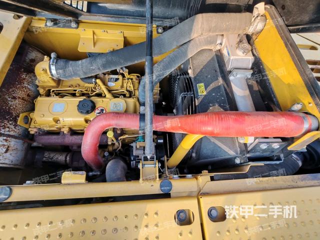 發(fā)動(dòng)機(jī)整體俯視(整機(jī)外觀) 發(fā)動(dòng)機(jī)整體俯視(整機(jī)外觀)