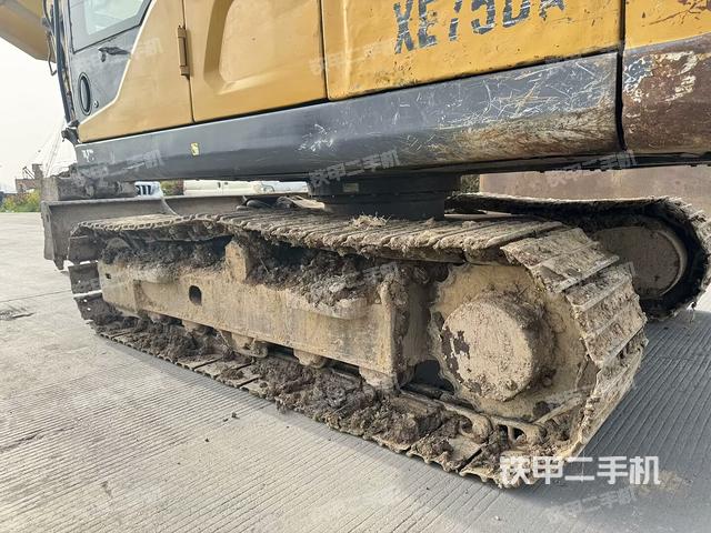 左側(cè)履帶整體?(行走機(jī)構(gòu)) 左側(cè)履帶整體?(行走機(jī)構(gòu))