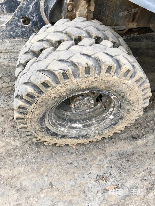 左驅(qū)動輪(行走機構(gòu)) 左驅(qū)動輪(行走機構(gòu))