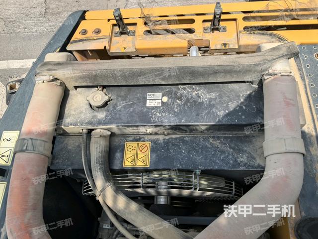 氣門室蓋螺絲特寫（上車部件）