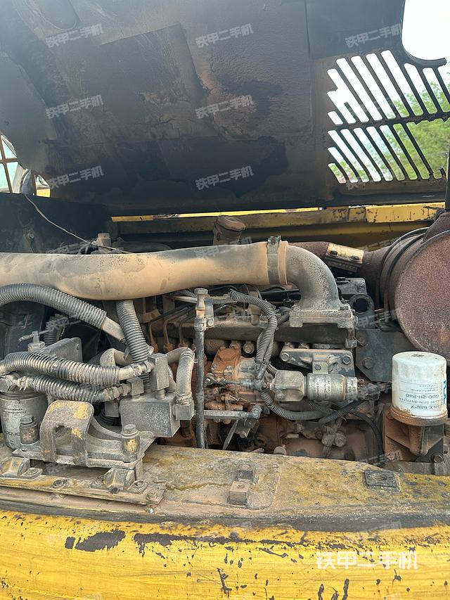 發(fā)動(dòng)機(jī)整體俯視(整機(jī)外觀) 發(fā)動(dòng)機(jī)整體俯視(整機(jī)外觀)