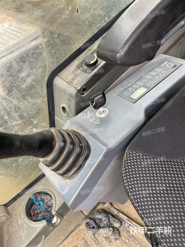 駕駛室整體（整機(jī)外觀）