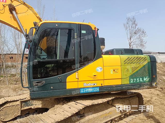 駕駛室整體(整機外觀) 駕駛室整體(整機外觀)