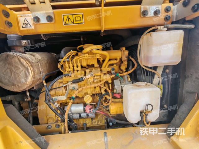 發(fā)動機整體俯視(整機外觀) 發(fā)動機整體俯視(整機外觀)