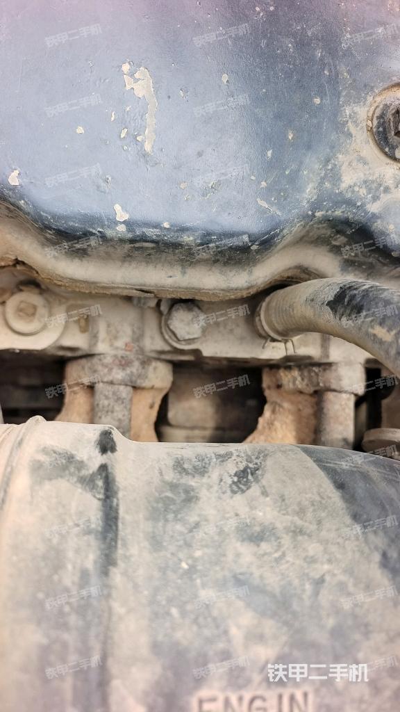 氣門室蓋螺絲特寫（上車部件）